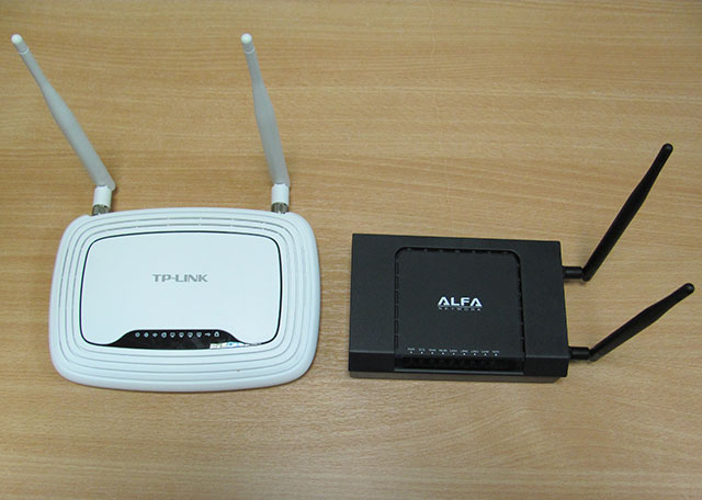  Alfa AIP-W525H  TP-Link TL-WR842ND