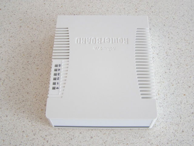 Mikrotik RB951G-2HnD - вид сзади