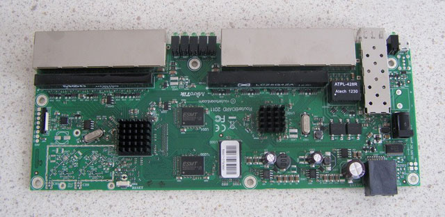   Mikrotik RB2011UAS-RM