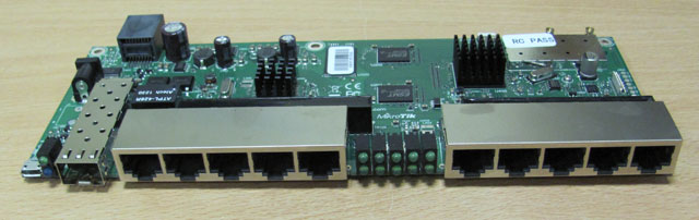  Mikrotik RB2011UAS-2HnD-IN